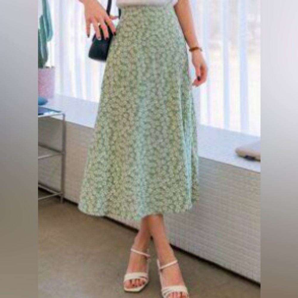 SHEIN floral print skirt